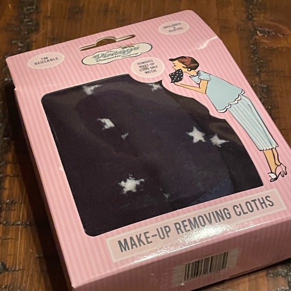 Reusable Make Up Cleaning Clothes - Picture 1 of 3